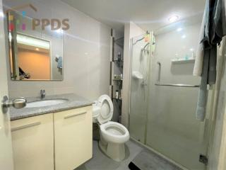 Ready to move in condo for sale. On Sukhumvit Road Only 4 minutes’ walk by BTS Phra Khanong Station