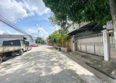 300 Sqm., 4 Beds, 3 Baths House listed for ฿ 28,000,000.