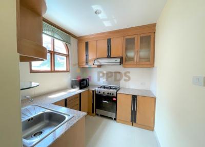 Low rise 2 bedrooms for rent near Prompong