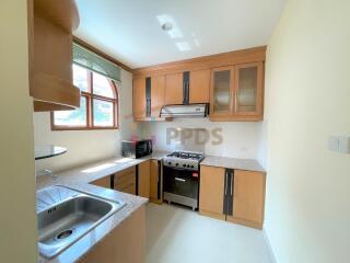 Low rise 2 bedrooms for rent near Prompong