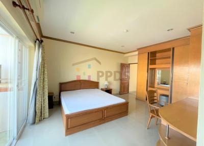 Low rise 2 bedrooms for rent near Prompong