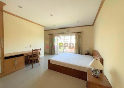 Low rise 2 bedrooms for rent near Prompong