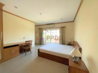 Low rise 2 bedrooms for rent near Prompong