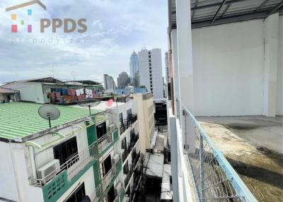 For Rent the Building (Shop House) Sukhumvit soi 4 near Nana BTS