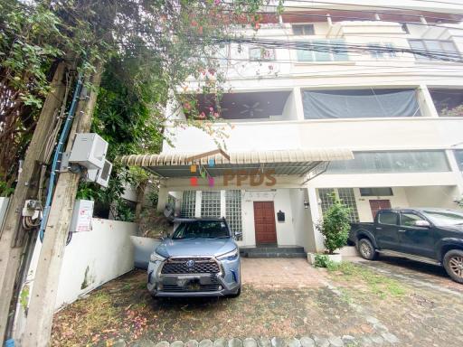 Townhouse for Sale Sukhumvit 31 (Soi Sawasdee) corner unit