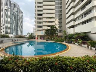 3 Bedrooms for rent at Regent on the park 1
