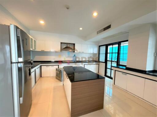 Penthouse for rent close to BTS and MRT(Asoke Station)