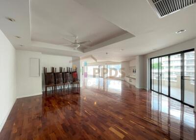 Penthouse for rent close to BTS and MRT(Asoke Station)