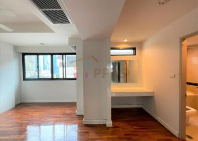 Penthouse for rent close to BTS and MRT(Asoke Station)