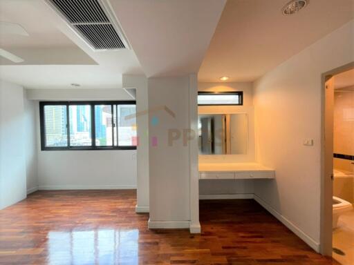 Penthouse for rent close to BTS and MRT(Asoke Station)