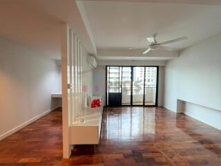 Penthouse for rent close to BTS and MRT(Asoke Station)