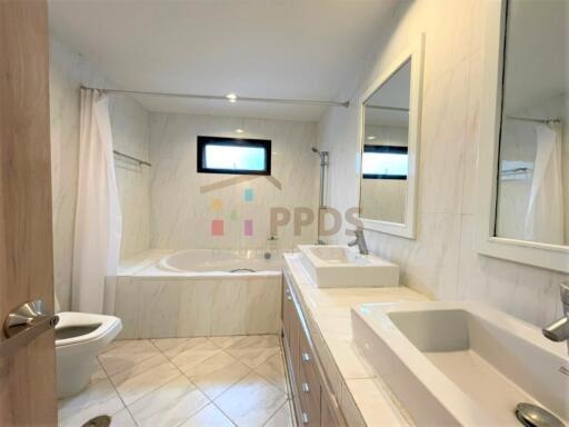 Penthouse for rent close to BTS and MRT(Asoke Station)