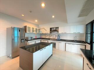 Penthouse for rent close to BTS and MRT(Asoke Station)