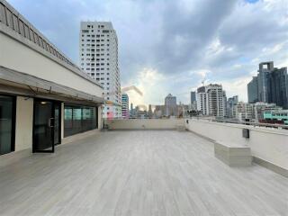 Penthouse for rent close to BTS and MRT(Asoke Station)