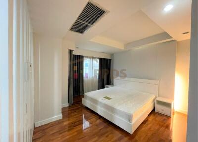 3 bedrooms for rent close to BTS and MRT