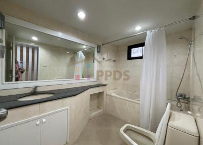 3 bedrooms for rent close to BTS and MRT