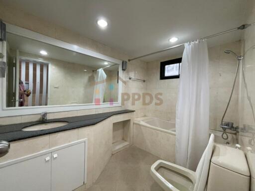 3 bedrooms for rent close to BTS and MRT