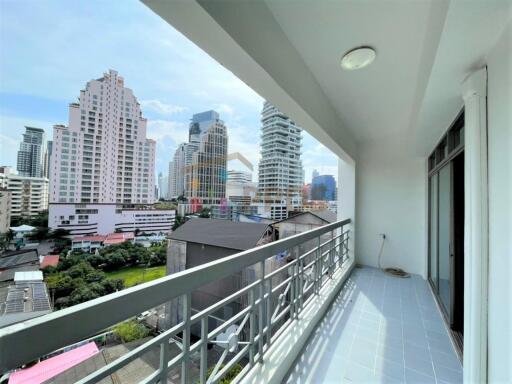 Sale or rent 3 bedrooms near BTS Phrom Phong.