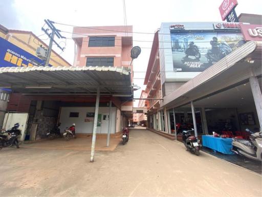 200 Sqm. Shop listed for ฿ 3,900,000.