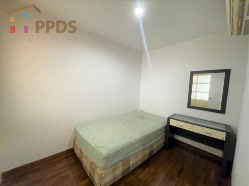 Big 1 bed for rent at Sukhumvit 21 near BTS and MRT