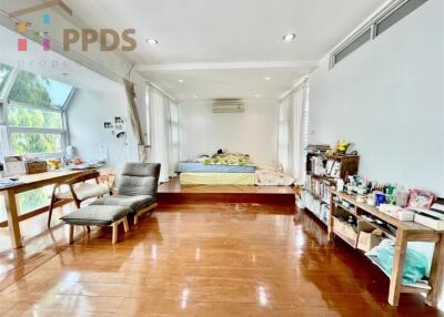 34 Sqm., 2 Beds, 3 Baths House listed for ฿ 21,000,000.