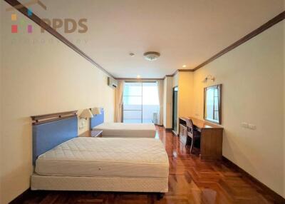 3 Bedrooms for rent Sukhumvit 23 near Srinakharinwirot University