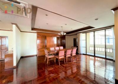 Big balcony 4 bedrooms for rent at Sukhumvit 23