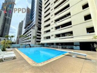 Big balcony 4 bedrooms for rent at Sukhumvit 23