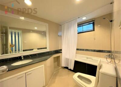 3 bedrooms for rent near BTS and MRT(Asoke station)