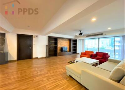 Lake view 3 Bedrooms for rent at Sukhumvit near BTS Skytrain