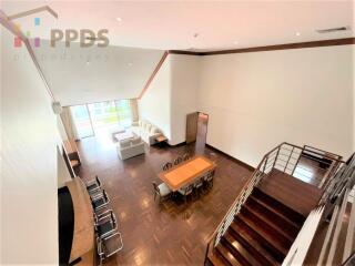 Duplex room for rent walking distance to Benjisiri Park Sukhumvit 24