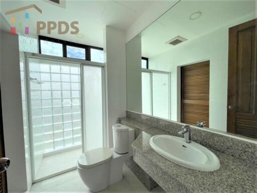Nice view 2 beds for rent near Lumpini park