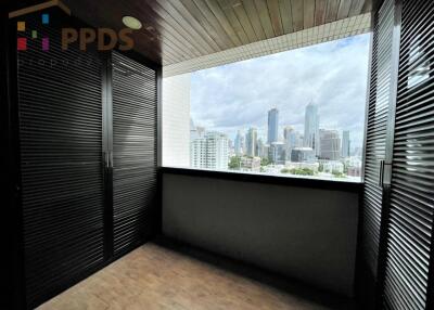 Nice view 2 beds for rent near Lumpini park