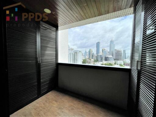 Nice view 2 beds for rent near Lumpini park