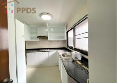 Pets friendly 2 beds for rent at Sukhumvit 31