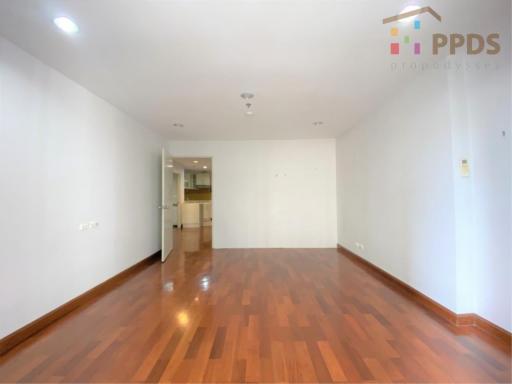 Specious 2 beds condo for sale – Asoke Area