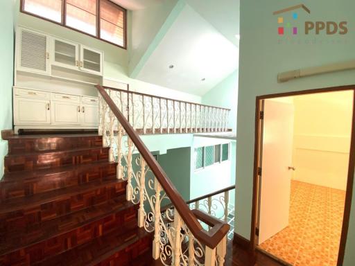 Sale/Rent Townhouse in the heart of Sukhumvit Promphong area