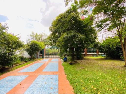 400 Sqm., 4 Beds, 4 Baths House listed for ฿ 25,000,000.