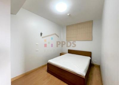 2 Bedrooms for rent at Asoke road, close to Srinakharinwirot University.