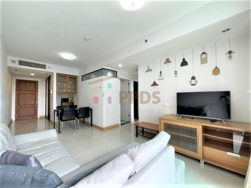 2 Bedrooms for rent at Asoke road, close to Srinakharinwirot University.