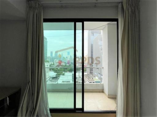 2 Bedrooms for rent at Asoke road, close to Srinakharinwirot University.