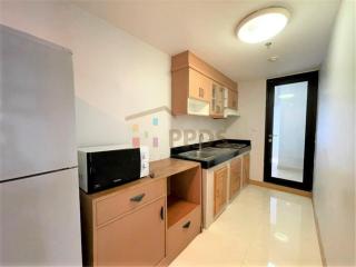 2 Bedrooms for rent at Asoke road, close to Srinakharinwirot University.