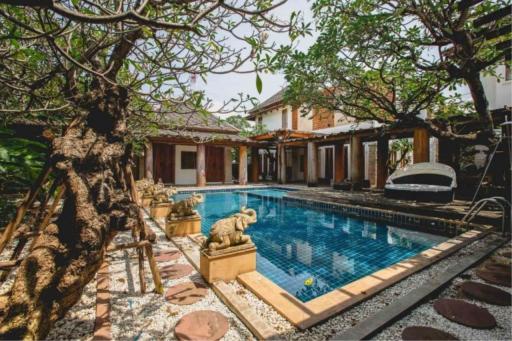 1,544 Sqm., 5 Beds, 8 Baths House listed for ฿ 100,000,000.