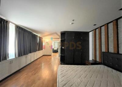 Big 2 Bedrooms for rent at Asoke Place