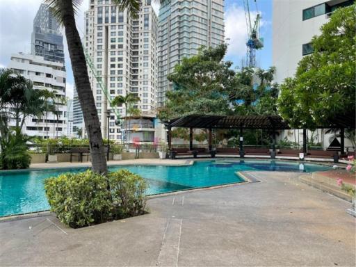 Big Studio room for sale at Sathorn Garden