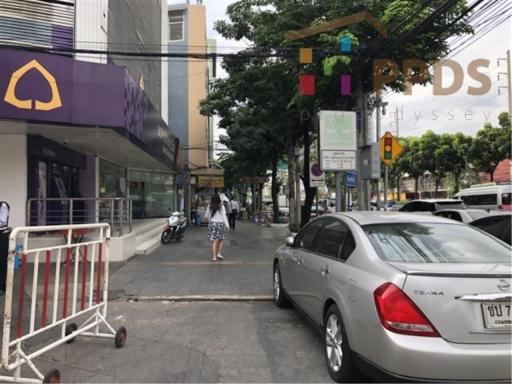 550 Sqm. Shop listed for ฿ 89,000,000.