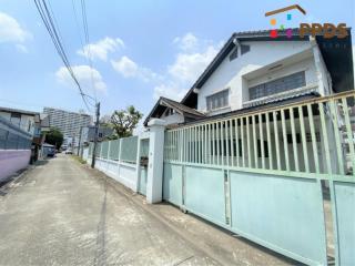 300 Sqm., 3 Beds, 3 Baths House listed for ฿ 13,000,000.