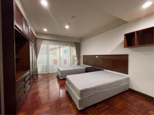 Special price 3 bedrooms for rent near BTS Prompong !!!