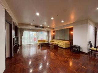 Special price 3 bedrooms for rent near BTS Prompong !!!