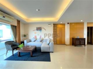 3 Beds for rent at Sathorn soi 1 close to Lumpini Park